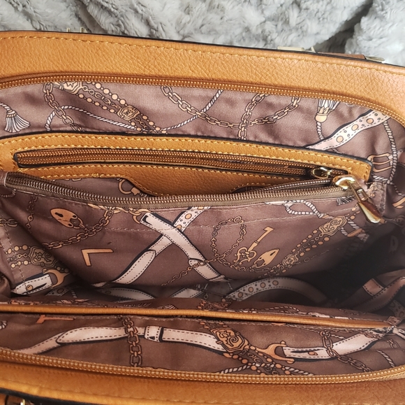 Beautiful Brown Satchel Handbag - Picture 5 of 6